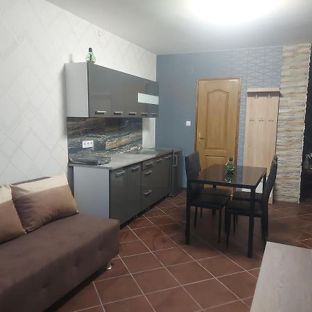 Aniko Szallas Baja Luaran gambar